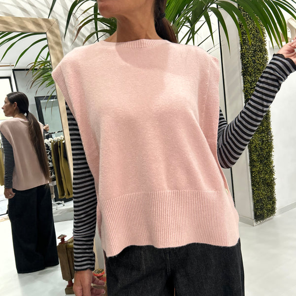 TENSIONE IN - PULL SMANICATO CON BOTTONI LATERALI